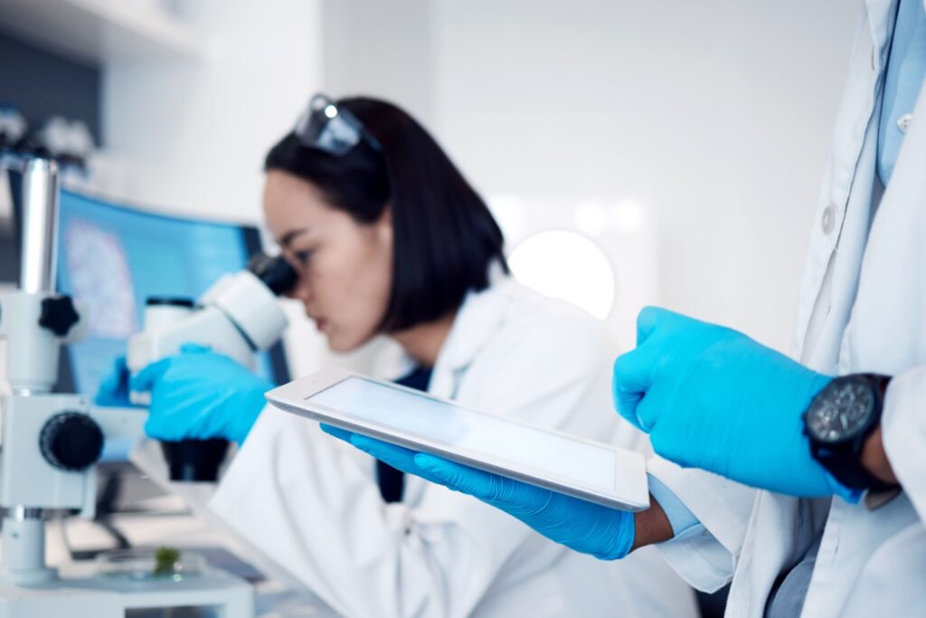 researchers using an electronic lab notebook