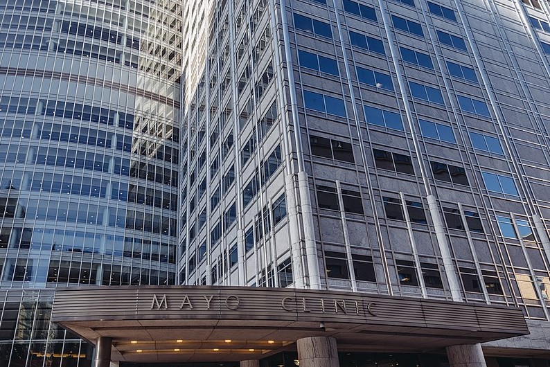 image of the exterior of the Mayo Clinic