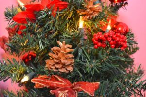 Image of holiday wreath with lights suggeting the improtance of Flammability Testing of Home decor